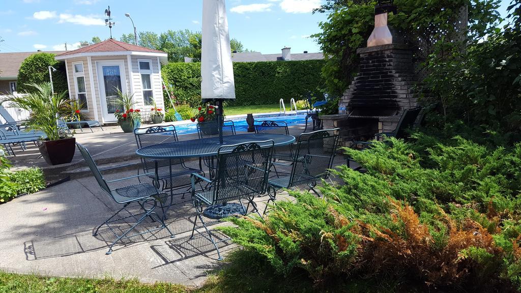 Douces Évasions Bed and Breakfast Saint-Anselme Esterno foto